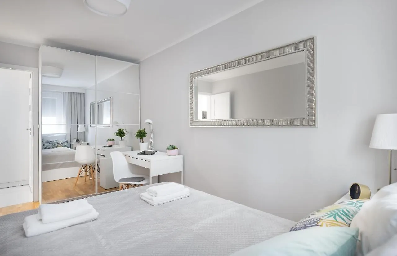 Oomph Warsaw Downtown Apartments
